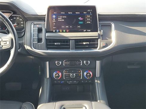 Used 2021 GMC Yukon SLT w/ SLT Luxury Package image 18