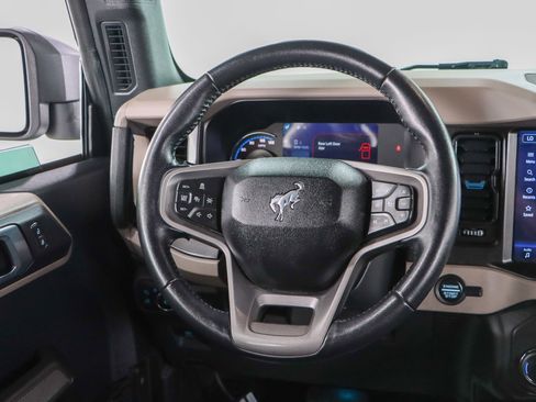 Used 2022 Ford Bronco Wildtrak image 12