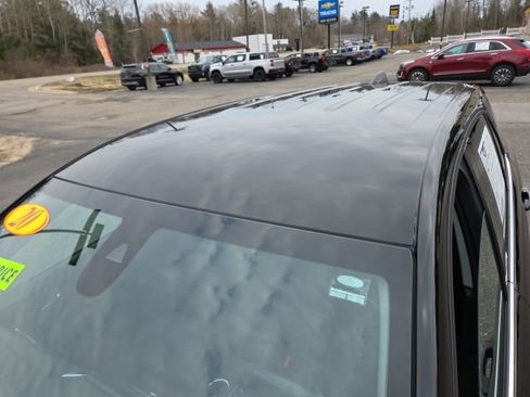 Used 2020 Chevrolet Equinox LT w/ Driver Convenience Package image 36