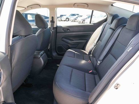 Used 2025 Nissan Altima 2.5 SV FWD image 19