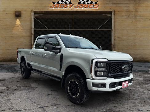 Used 2025 Ford F350 Lariat w/ Lariat Ultimate Package AWD/4WD image 13