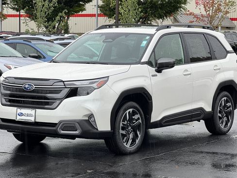 New 2025 Subaru Forester Limited w/ Popular Package image 8