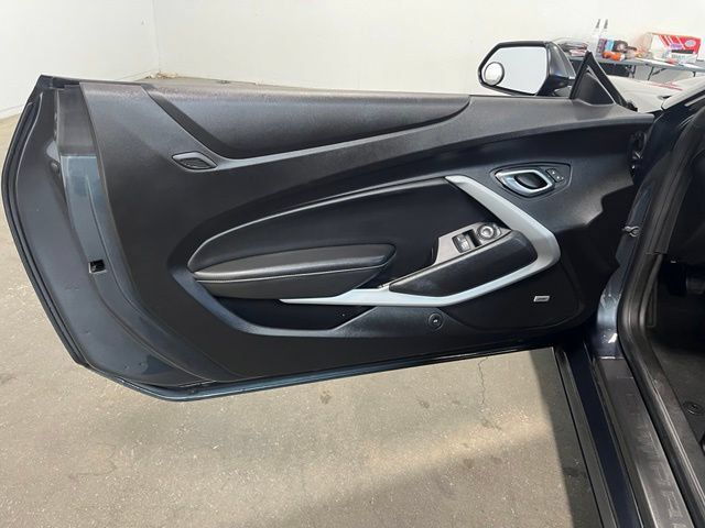Used 2019 Chevrolet Camaro LT w/ Technology Package RWD image 18