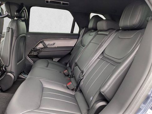 New 2026 Land Rover Range Rover Sport SE AWD/4WD image 16
