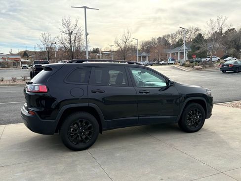 Used 2023 Jeep Cherokee Altitude Lux image 6
