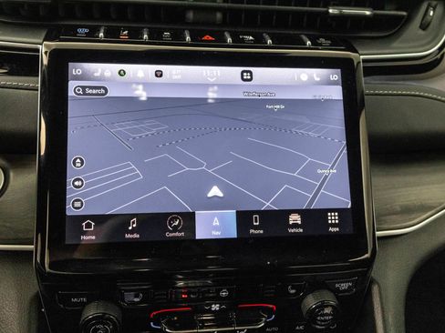 Used 2024 Jeep Grand Cherokee Limited 4xe image 26