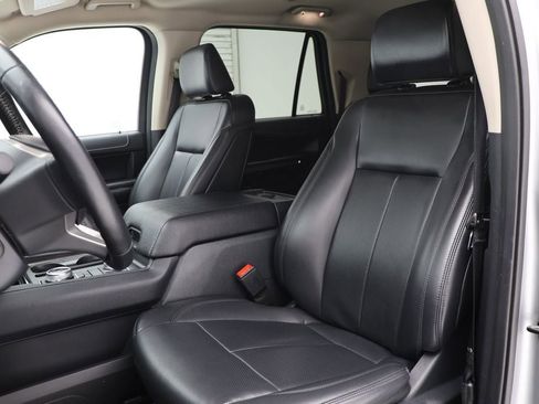 Used 2024 Ford Expedition Max XLT image 16