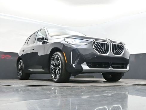 Used 2025 BMW X3 xDrive30i w/ Premium Package image 44