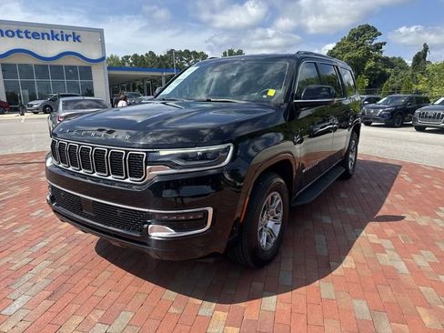 Used 2023 Jeep Wagoneer 2WD image 32