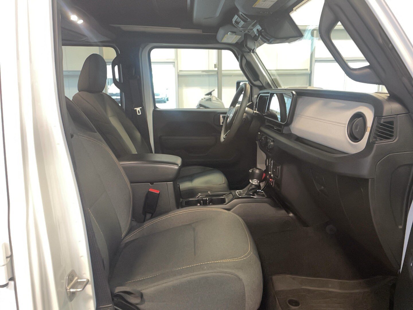 Used 2024 Jeep Wrangler Unlimited AWD/4WD image 8