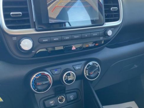 New 2026 Hyundai Venue SE FWD image 23