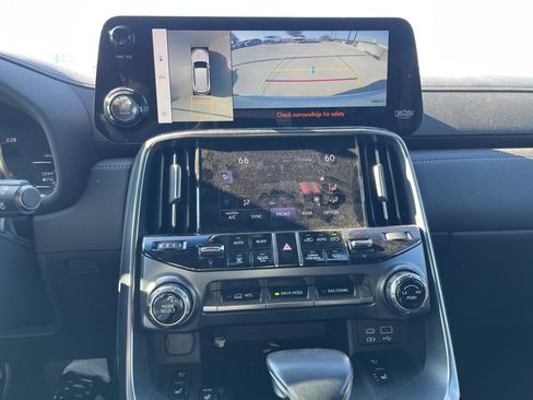 Used 2022 Lexus LX 600 4WD w/ Appearance Package image 16