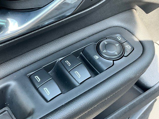 Used 2022 GMC Terrain SLE w/ Driver Convenience Package FWD image 28