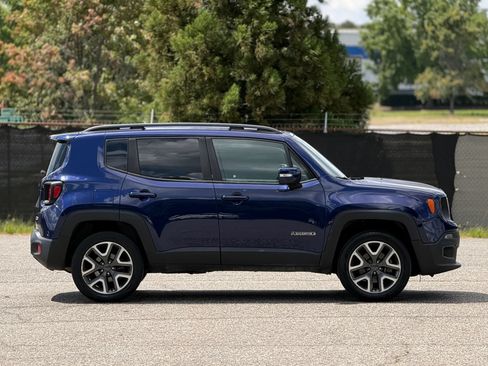 Used 2018 Jeep Renegade Latitude w/ Cold Weather Group AWD/4WD image 7