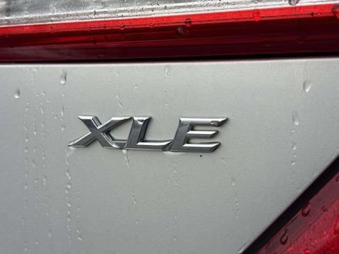 Used 2014 Toyota Camry XLE w/ Leather Package image 8