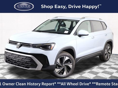 Used 2025 Volkswagen Taos SE image 1