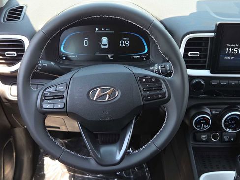 New 2025 Hyundai Venue Limited image 20
