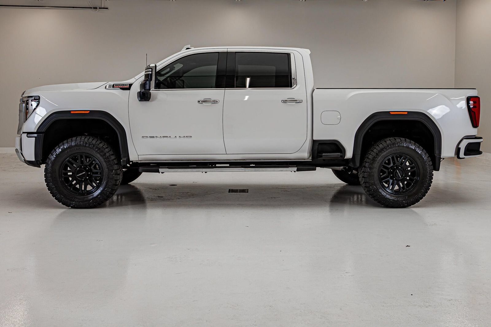 Used 2024 GMC Sierra 2500 Denali w/ Denali Reserve Package AWD/4WD image 6