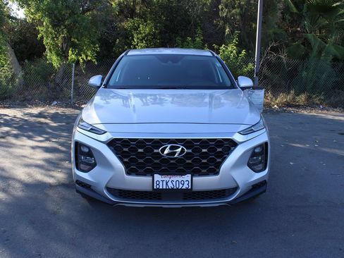 Used 2019 Hyundai Santa Fe SE w/ Cargo Package FWD image 2