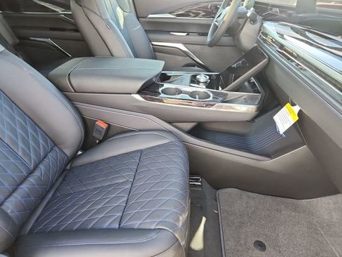 New 2026 Cadillac Escalade IQL Sport 1 w/ LPO, ONYX Package AWD/4WD image 22