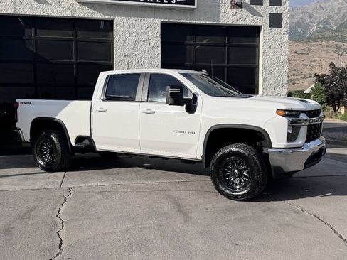 Used 2022 Chevrolet Silverado 2500 LT w/ Fleet Comfort Package AWD/4WD image 4