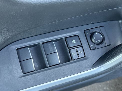 Used 2019 Toyota RAV4 XSE image 11