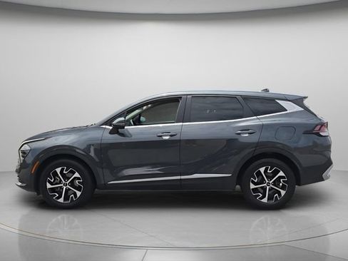 Used 2025 Kia Sportage EX FWD image 3