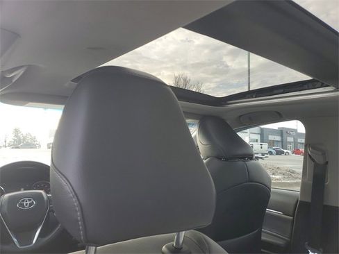 Used 2018 Toyota Camry XSE image 8