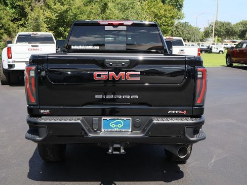 Certified 2025 GMC Sierra 2500 AT4 w/ AT4 Premium Plus Package AWD/4WD image 8