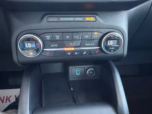 Used 2020 Ford Escape Titanium AWD/4WD image 28