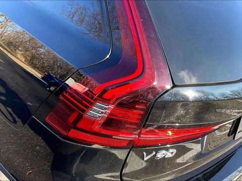 Certified 2024 Volvo V90 B6 Cross Country Plus w/ Climate Package image 31