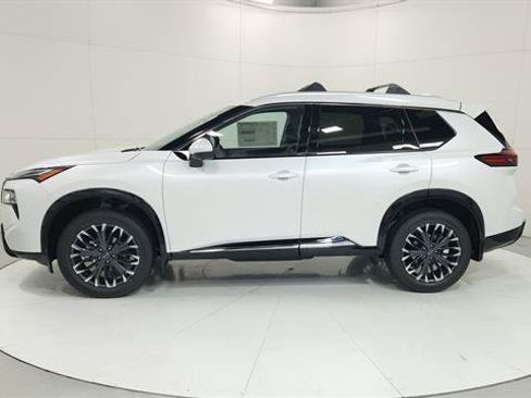 Used 2026 Nissan Rogue Platinum w/ Platinum Premium Package AWD/4WD image 5