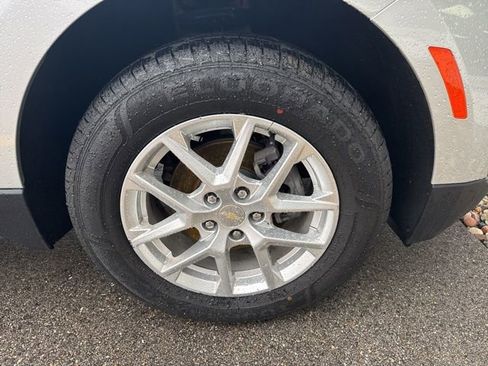 Used 2022 Chevrolet Equinox LT AWD/4WD image 24