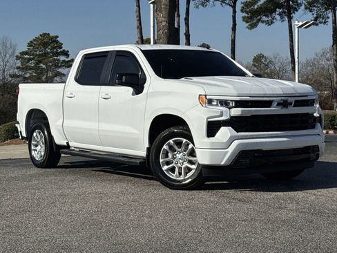 Used 2024 Chevrolet Silverado 1500 RST image 2