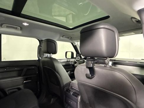 Certified 2025 Land Rover Defender 110 S AWD/4WD image 30