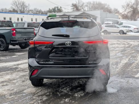 Used 2023 Toyota Highlander XLE image 10