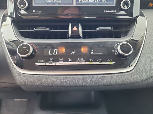 Used 2022 Toyota Corolla LE image 28