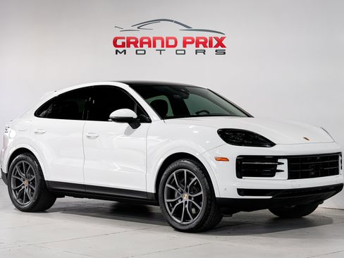 Used 2024 Porsche Cayenne w/ Premium Package Plus image 1
