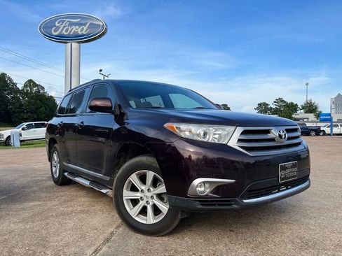 Used 2012 Toyota Highlander FWD image 1