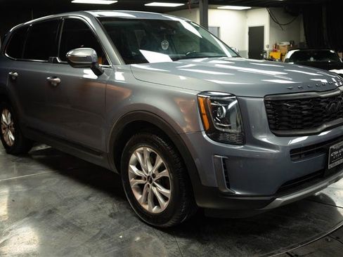 Used 2022 Kia Telluride LX image 5
