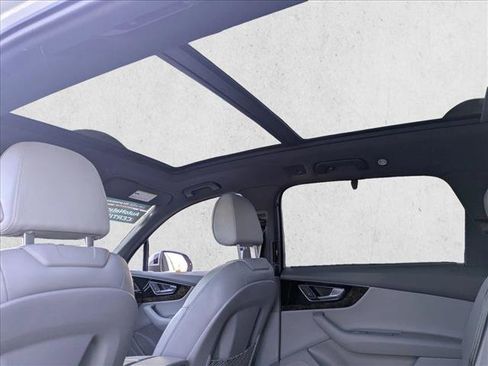 Used 2018 Audi Q7 3.0T Premium Plus image 18