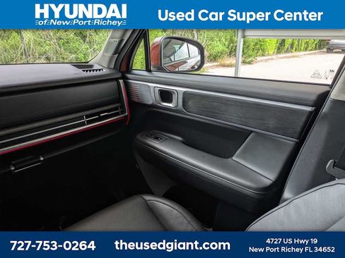 Used 2025 Hyundai Santa Fe Limited FWD image 24