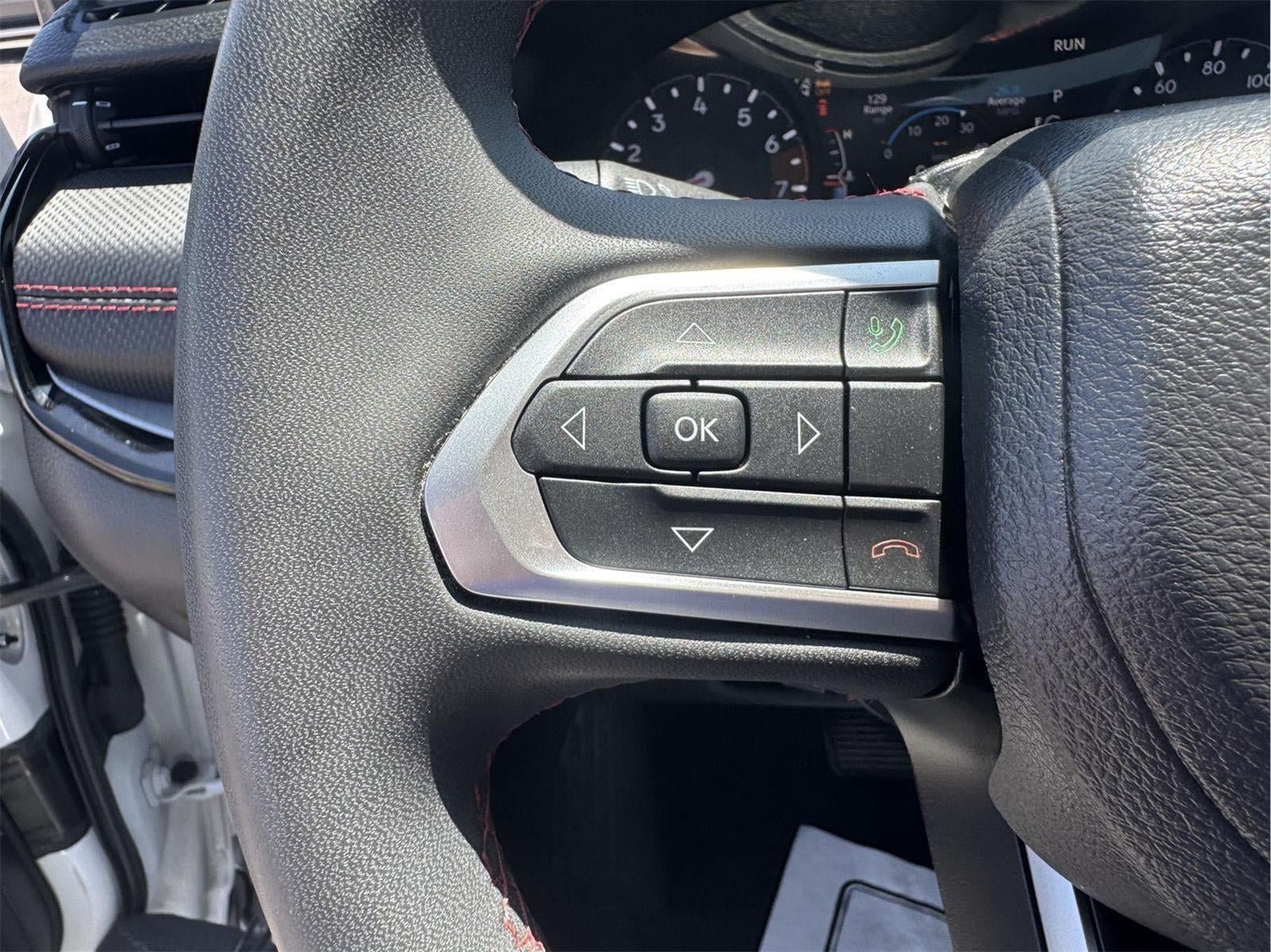 Used 2025 Jeep Compass Trailhawk AWD/4WD image 19