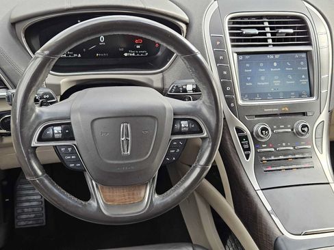 Used 2019 Lincoln Nautilus Select AWD/4WD image 26