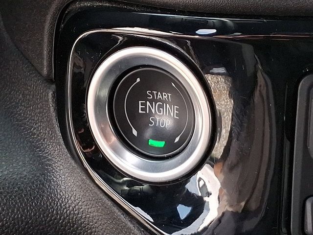 Used 2025 Chevrolet Silverado 1500 LT AWD/4WD image 19
