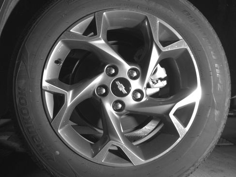 Used 2025 Chevrolet Trax LT FWD image 14