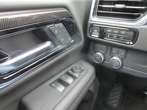 New 2026 GMC Yukon Elevation RWD image 32