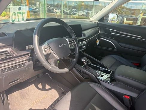Used 2025 Kia Telluride S FWD image 21