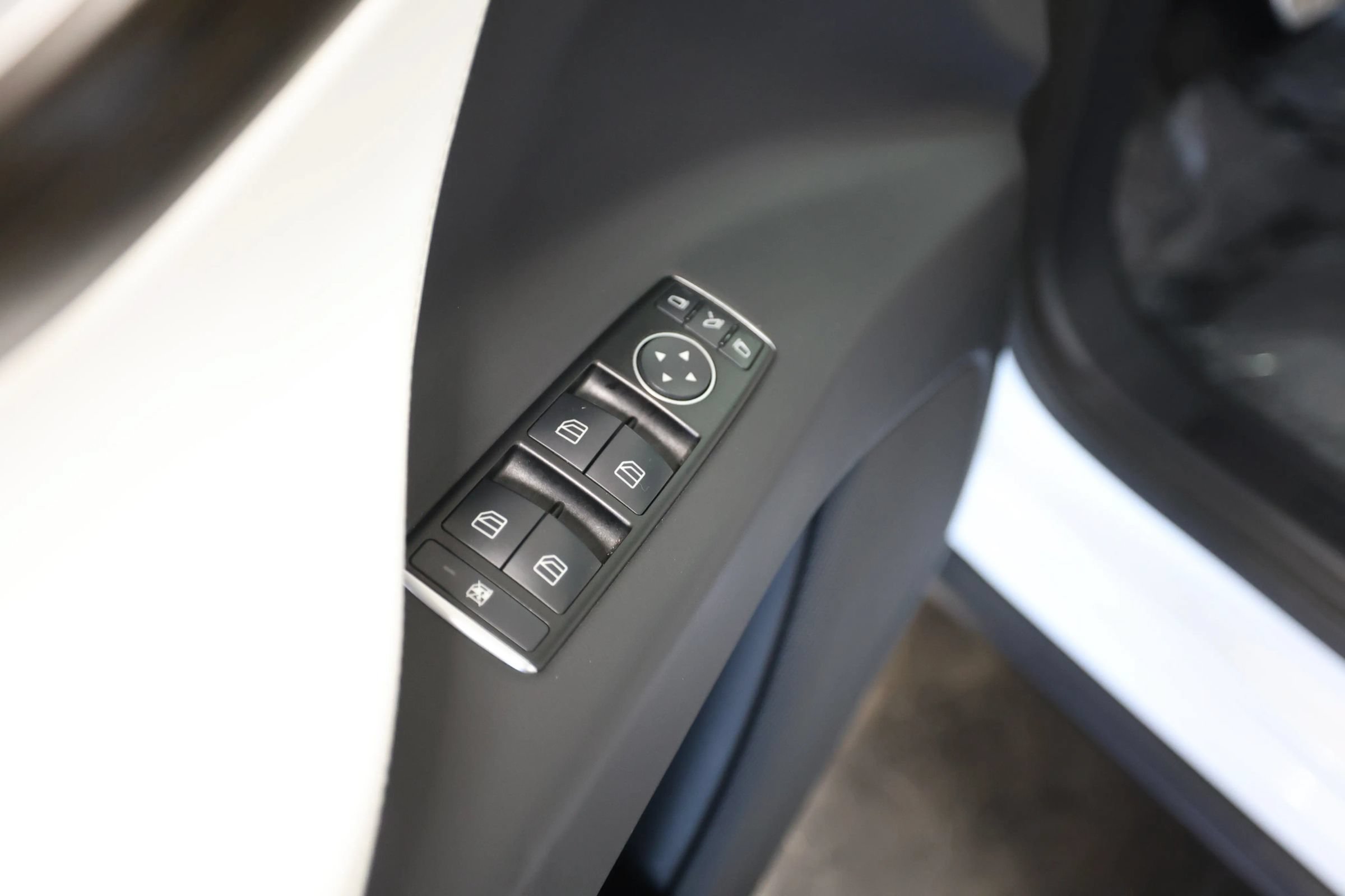 Used 2016 Tesla Model X 75D AWD/4WD image 22