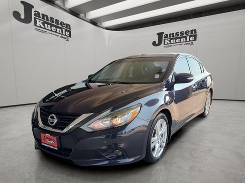 Used 2016 Nissan Altima 3.5 SL FWD image 5